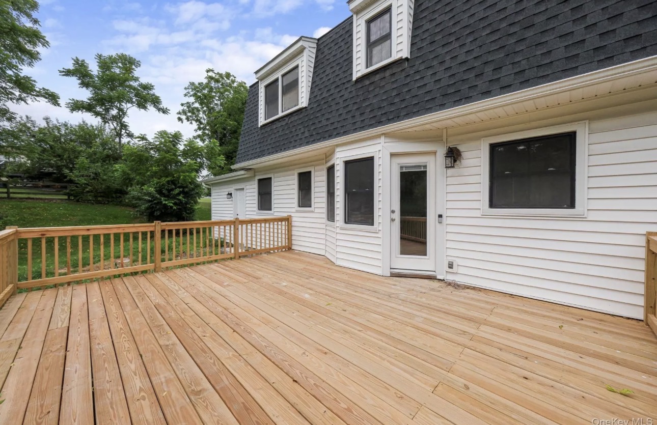 4 Sturr Ln — additional view