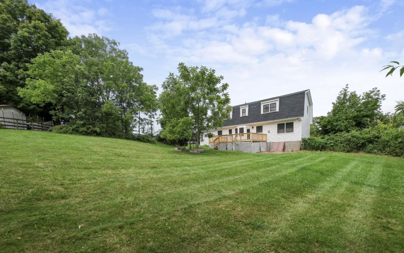 4 Sturr Ln — additional view